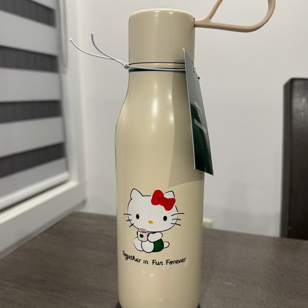 *SOLD*Starbucks Hello Kitty Bottle